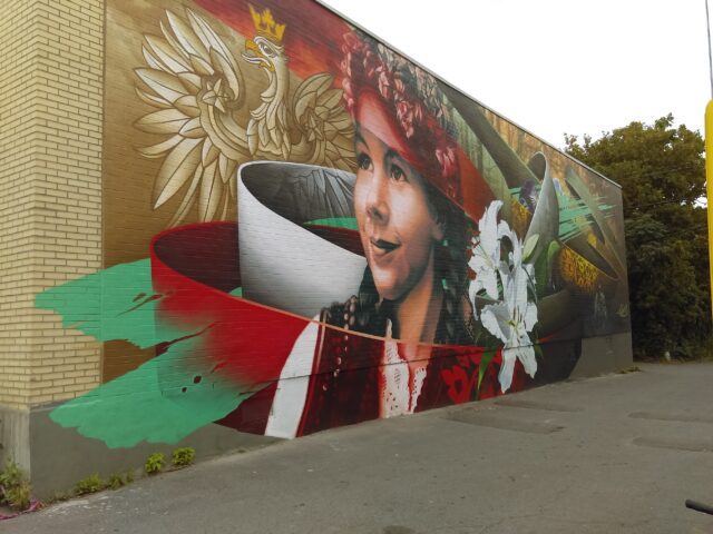 Murale Lilia dans le quartier de Sainte-Marie, une oeuvre de lartiste Fluke