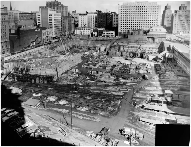 Construction de la Place Ville Marie, fin des années 1950, (Fonds d'archives Place Ville Marie)