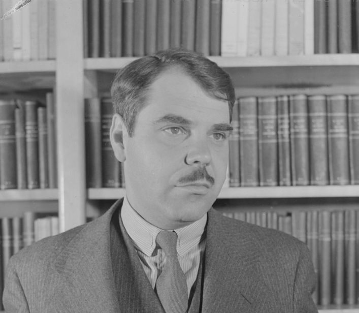 Roger Roman Série littérature des Faubourgs (3/5) : Le roman «Au milieu, la ...